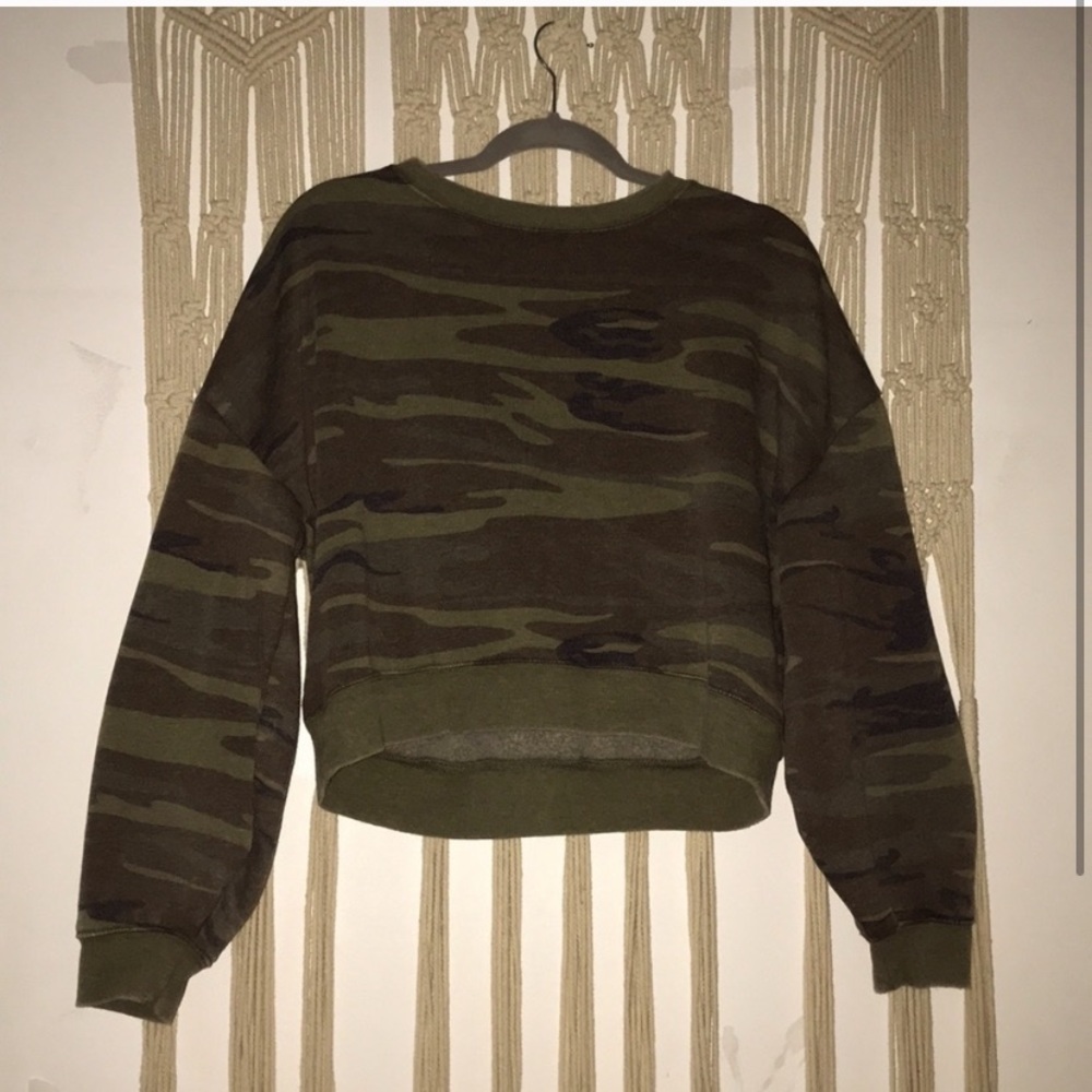 camo cropped sweatshirt